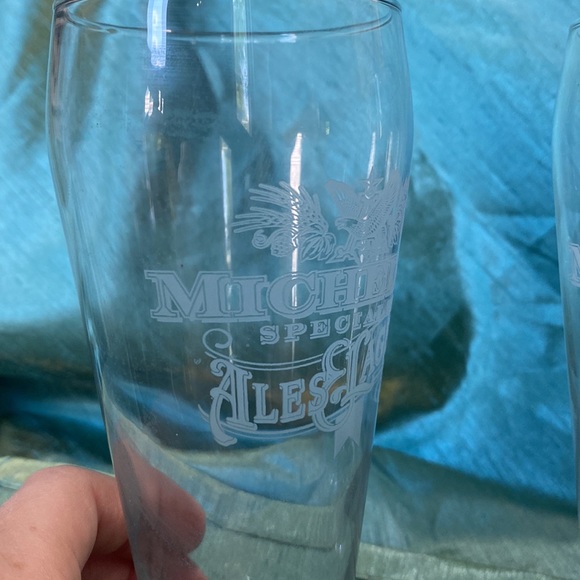 Michelob Specialty Ales & Lagers Etched Glasses, Set of 2 - Picture 6 of 8